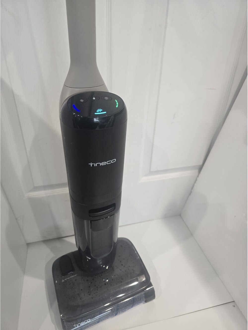 Tineco FW1E290US Cordless Wet Dry Floor Washer – Self-Cleaning + Accessory